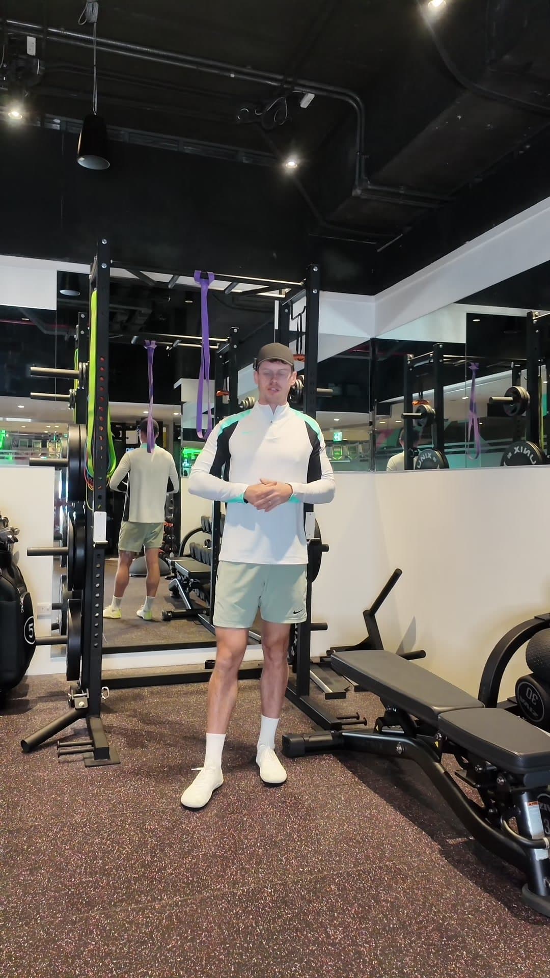 TOP SINGLE-LEG MOVES – STRENGTH, BALANCE & REAL-WORLD STABILITY